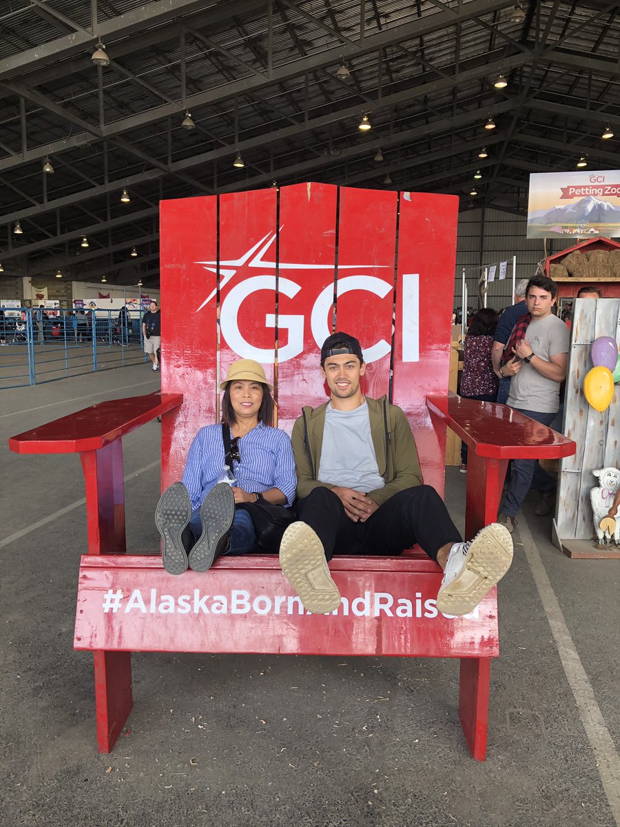 OrlandoHockey's tweet image. Happy Mother’s Day to all the hockey moms out there! Here’s some of our boys with their moms! 💜🧡