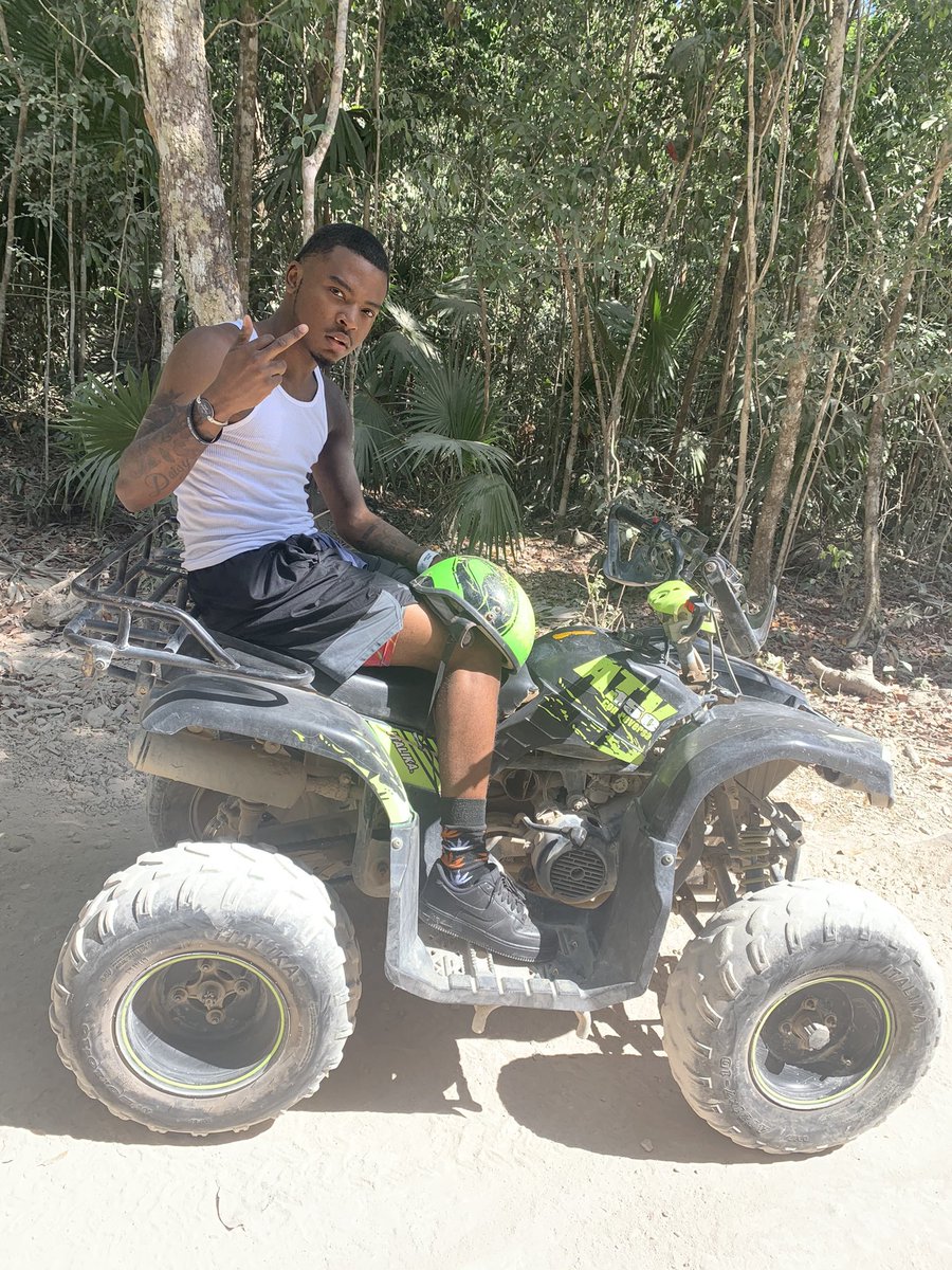 _Dsavage2x's tweet photo. Cancun 🌴 With da vibes⚡️ https://t.co/WfmdCxcygk