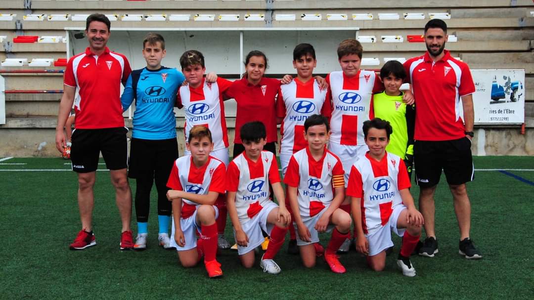 cdtortosa's tweet photo. 📰 📸 Resultats i imatges dels partits del cap de setmana a la nostra pàgina de Facebook👈🏻🔴⚪
#4cat20 #cdtbase #cdtescola #Tortosa #TerresdelEbre #AbelloAutotec https://t.co/AbppUY6kX1