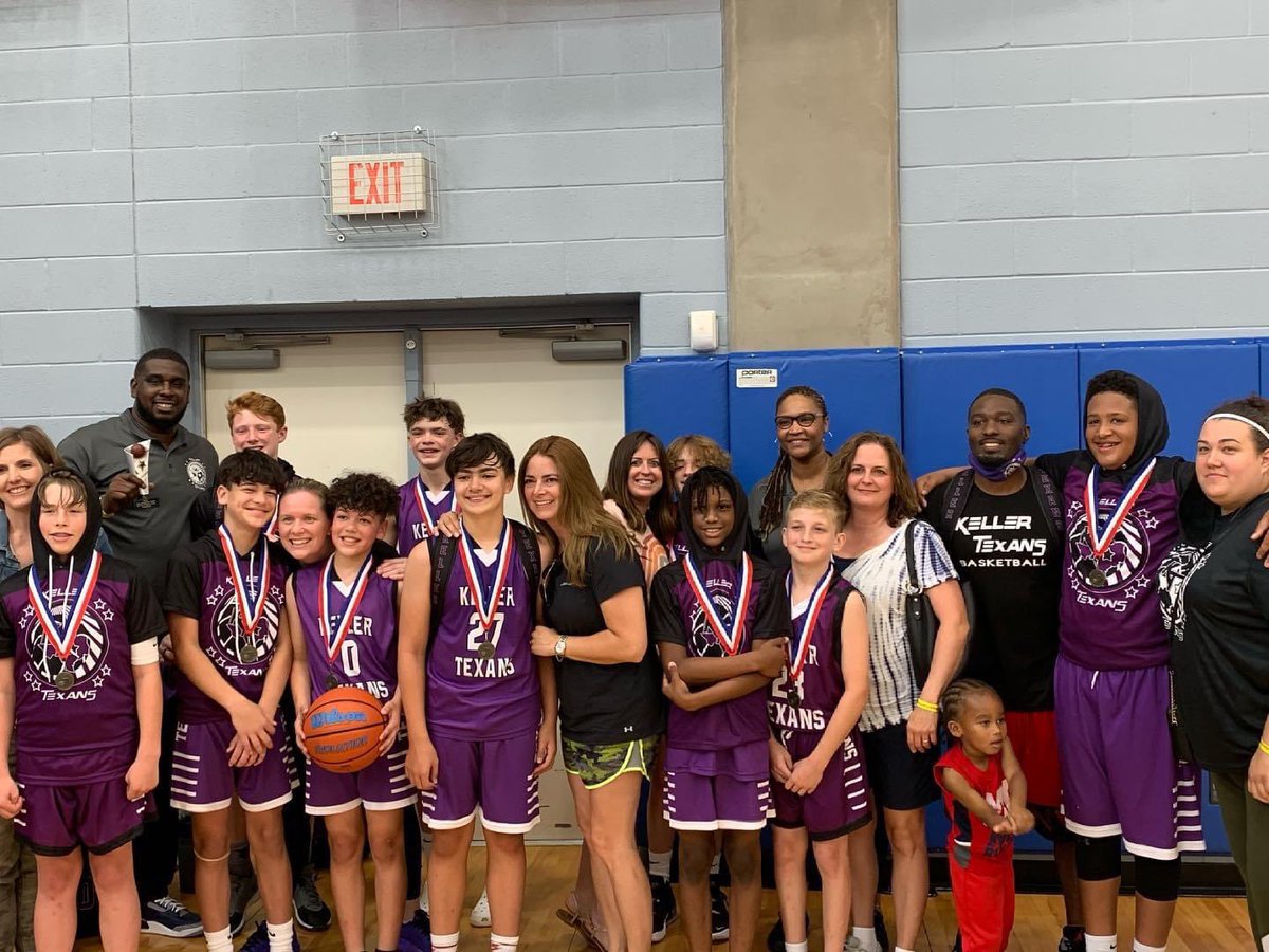 Kellertexansbb's tweet photo. Happy Mother’s Day to all of the #kellertexansbasketball moms! We see you and appreciate your support.
#teamfamilybelieve #wearekellertexans #kellertexansbb #KellerTexansMothersDay2021 https://t.co/OSoSLLLSG6