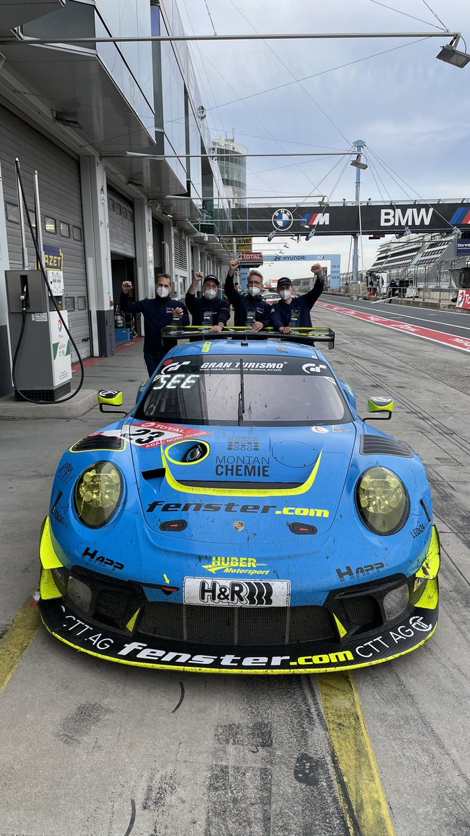 Hubersport's tweet photo. #24hNBR Quali Race: Happy People! https://t.co/LuMfnBLn6d