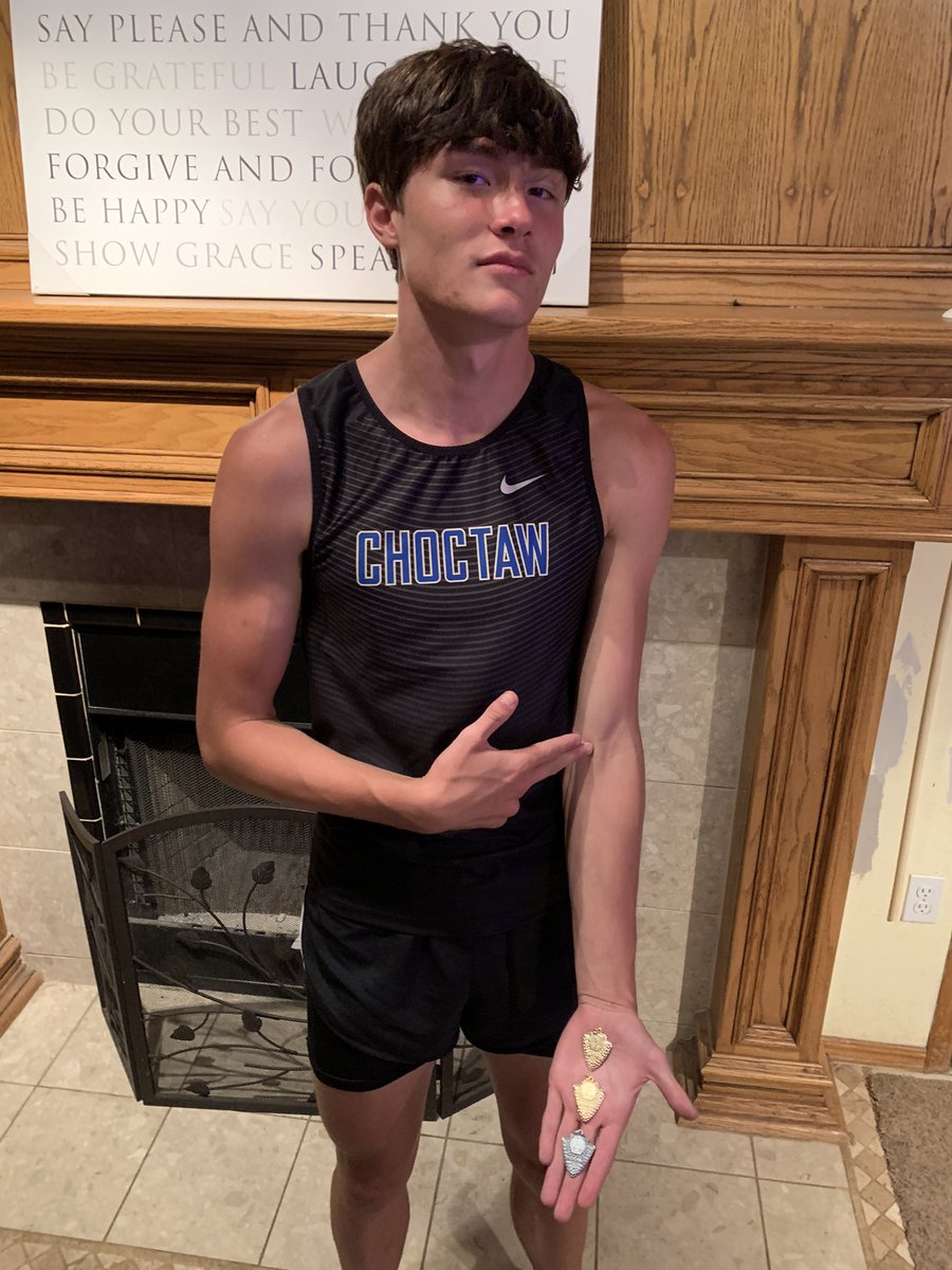 kale_hogan's tweet photo. Going to 6A State in 3 events.  Took gold in the 400, 4x800.  Silver in the 4x400.  Happy my family could be there.  Let’s go get it!  @choctawtrack_ @ChoctawDNA https://t.co/bFAq53DFtm