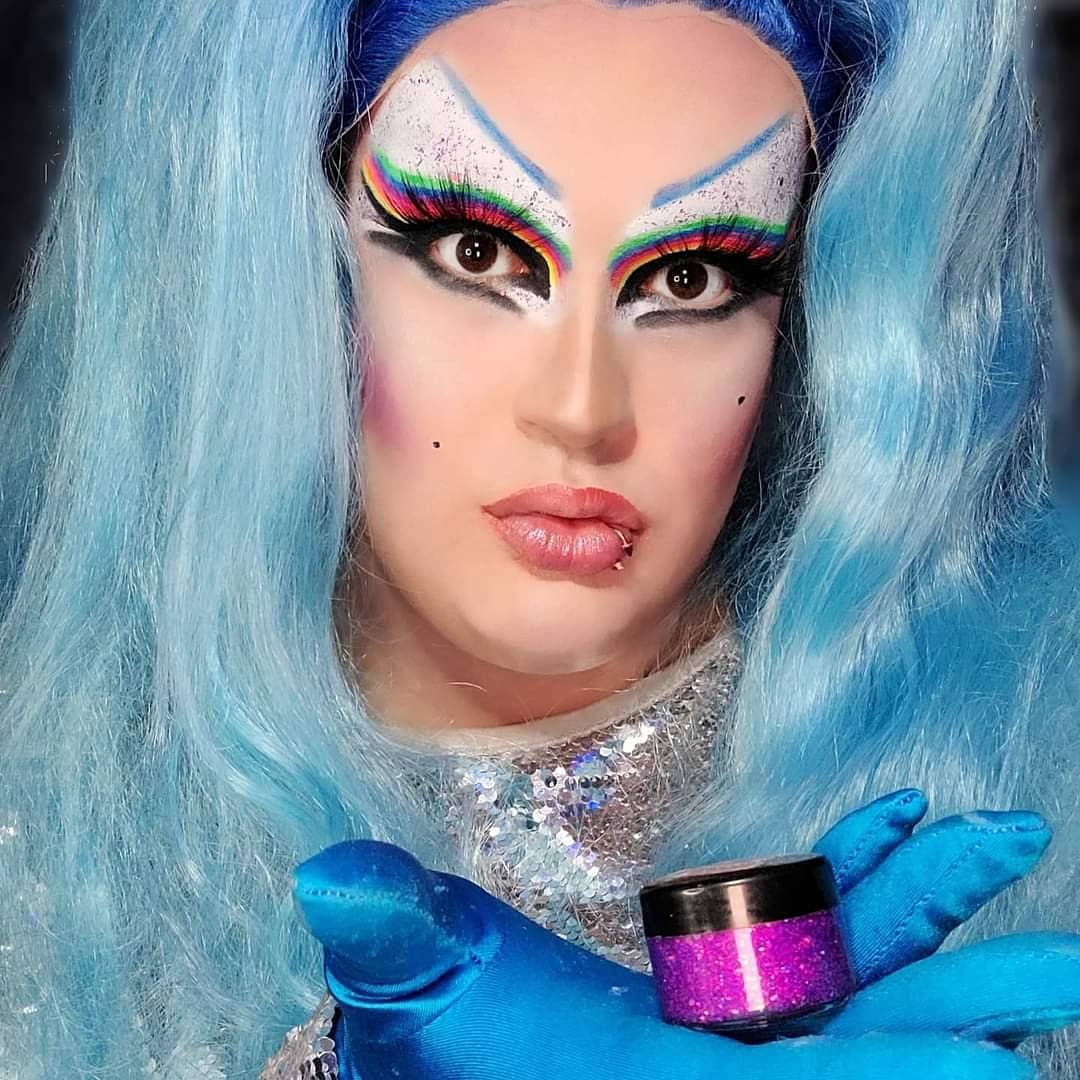 TheAmadeusX's tweet photo. Happy #MothersDay to the best drag mom anyone could ask for, the gorgeous Vermont vixen @AuroraRisay!! 💖 ilysm
#houstondrag #digitaldrag #dragqueen #alldragisvalid #dragmother #bestmomever https://t.co/qtwsBuAros