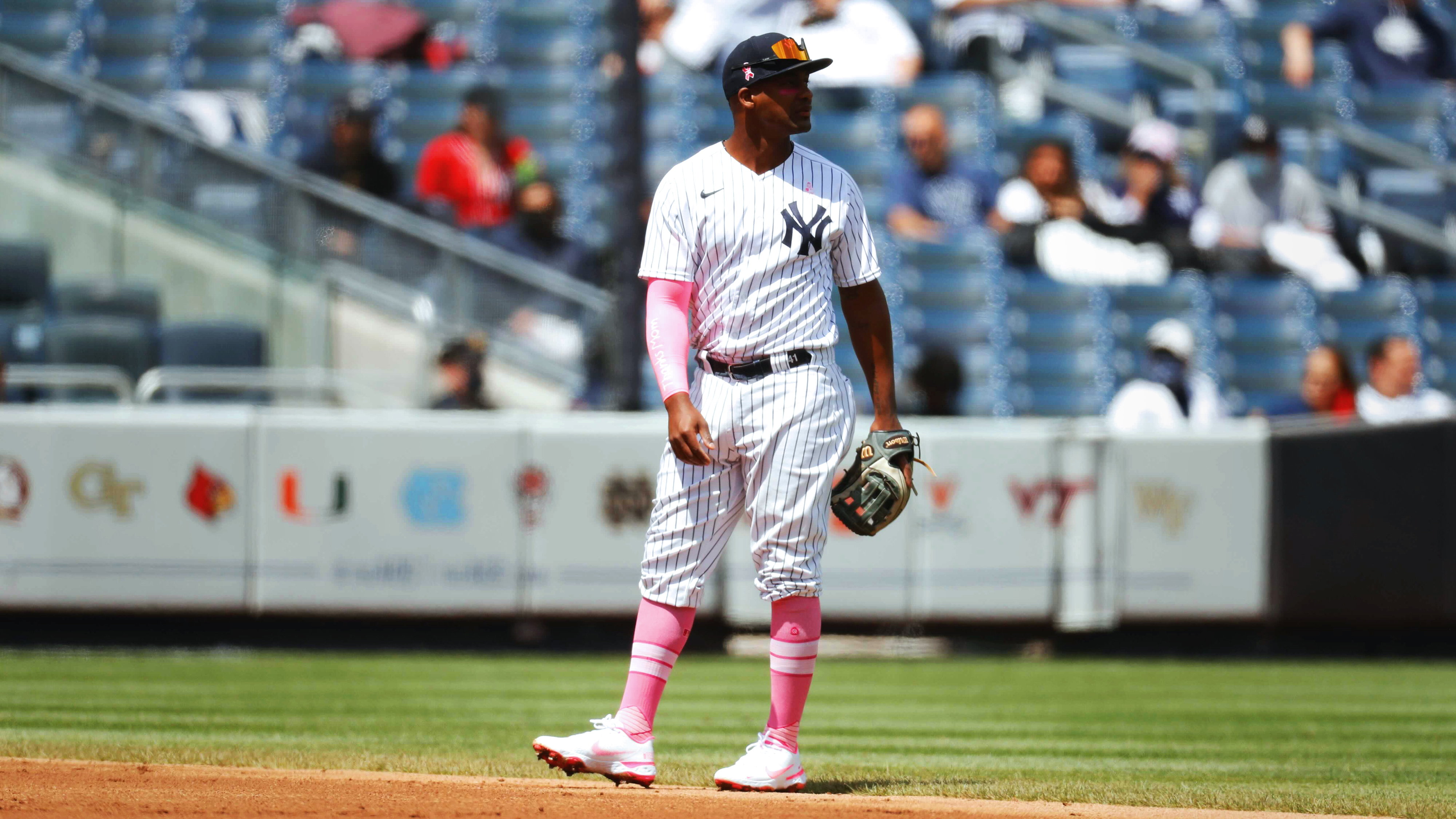 New York Yankees on X: Sporting the pink for Mother's Day 💕   / X