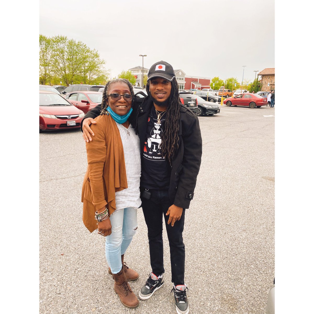 ItsCrazyJayy's tweet photo. moth·er: /ˈməT͟Hər/

There’s no way to be a perfect one but a million ways to be a great one. 

#HappyMothersDay #LoveAlways #IDontKnowHowYouDoIt #YouKnowHowLongItTookMeToGetMyMomToTakeAPic😂 https://t.co/t2Fq5SmB0q