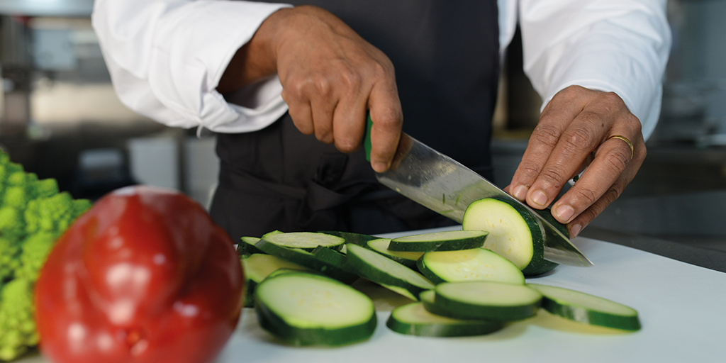 Emerald_Cruises's tweet photo. From the Moselle to the Mekong, part of the complete #EmeraldEXPERIENCE is thoughtfully prepared dishes with locally-sourced ingredients โ all faithfully representing the regions we explore: https://t.co/L98CzYLFVa
#foodie #globetrotter #rivercruise #smallship #cruiselife https://t.co/Mr8FCGxEGx