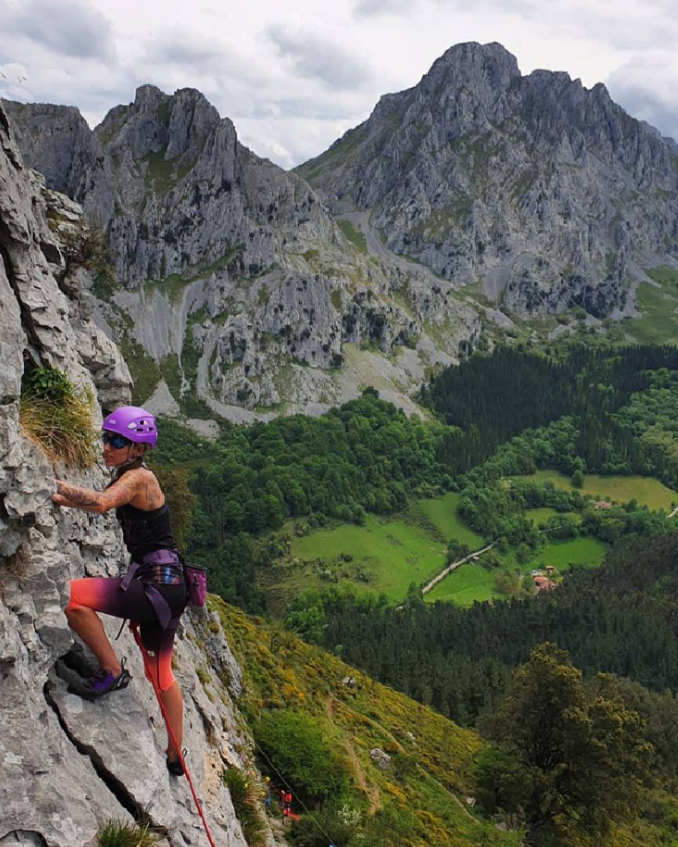 BasurdeEditions's tweet photo. ⚡️Aventura del día⚡️Adventure of the day⚡️
.
Untzillaitz ✨ - Photo by @lore_tal_kual 🎉 Enhorabuena!
.
#BeAdventurer #sumiloc
#mountainsforever_ #lacimamasalta
#basquemountains #montanerodominguero
#gw_mountains #vive_montañas
#lakes_climbingmountains
#tocandoelcielosite https://t.co/mkMOAG3E4u