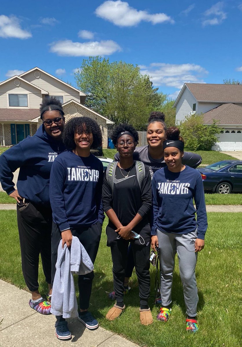 Missing <a href="/JT3Autumn/">Autumn Crockett</a> <a href="/williams_azyiah/">Azyiah Williams</a> in the pic.  Thank you to the 2021 class coming out this weekend to support your little sisters.  Extremely close group #debtfree #Takeoverfamily