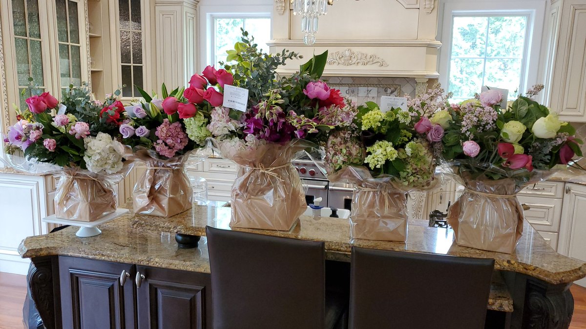 Mother's Day Flowers 
Wife
Daughter 
Daughter in law 
Two granddaughters