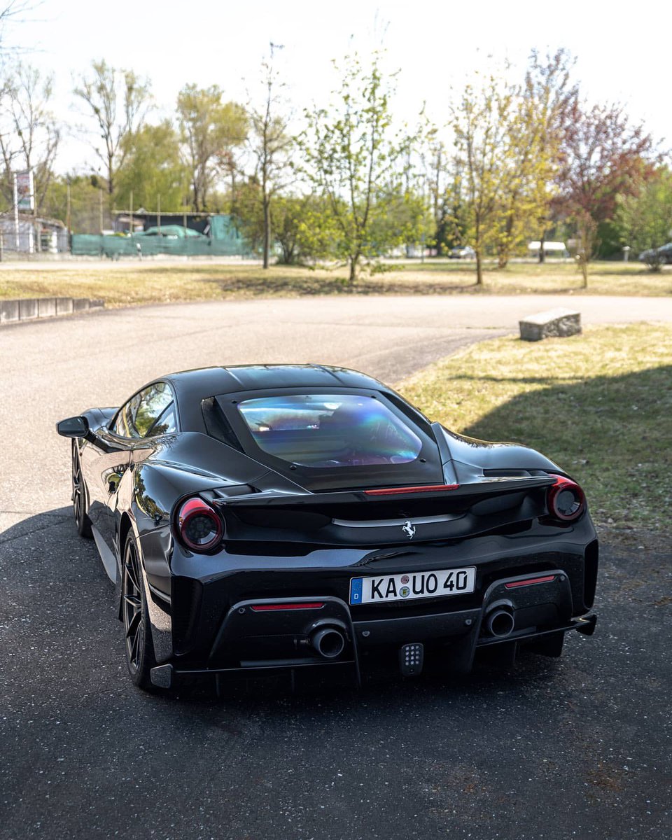carpxrnpicx's tweet photo. 488 Pista https://t.co/H21DCjxaie
