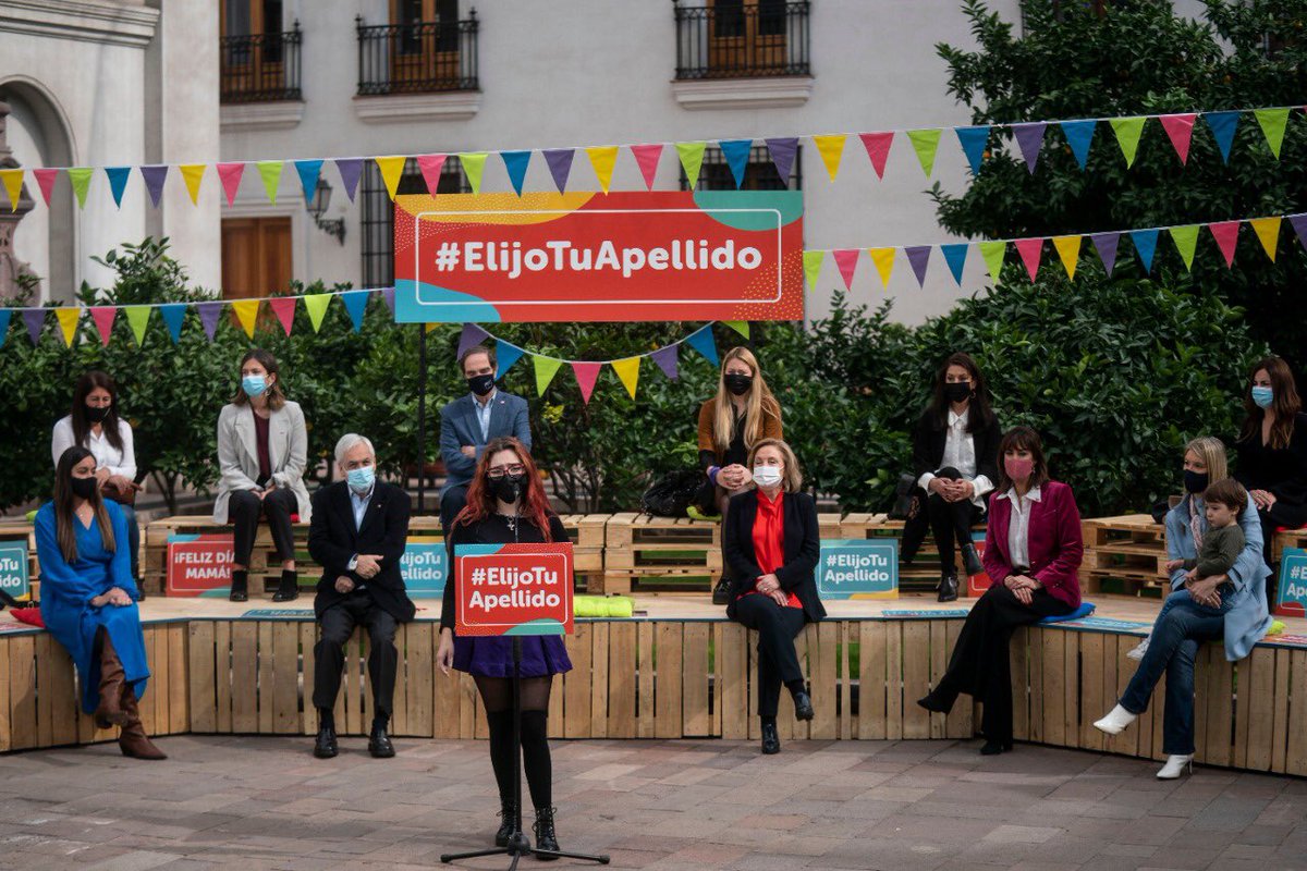 La maternidad es mucho más que un rol y tenemos que avanzar en corresponsabilidad.
Hoy, #DiaDeLaMadre en reconocimiento a ellas, nuestro Gobierno promulga la ley sobre determinación del orden de apellidos, para seguir avanzando en justicia, igualdad y sobre todo dignidad.