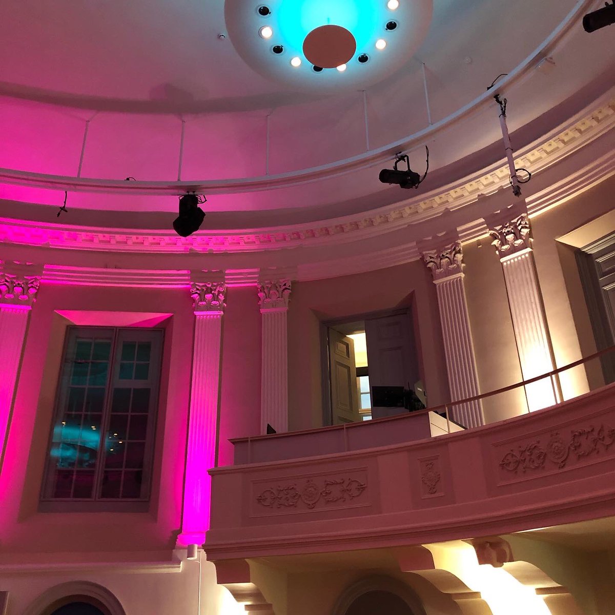 u_involve's tweet image. Had een site visit bij @FelixMeritis en de Rode Hoed voor een live congres in 2022. Heerlijk om dit weer te kunnen doen!! 

#LiveEvent #professionalcongressorganizer #congressindustry