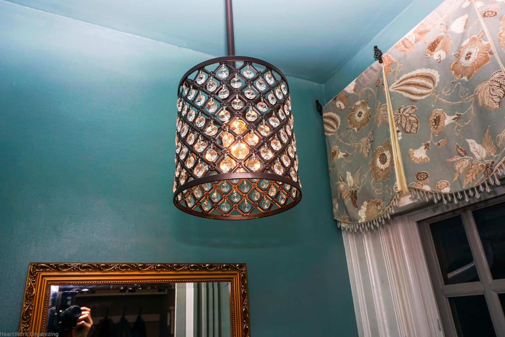 DarlaDeMorrow's tweet image. If you choose beautiful, quality light fixtures, you'll enjoy them for many, many years.

Read the full article: Lighting Updates at Home For Winter
▸ bit.ly/2YmPO9D

#BetterLightingForZoom #OrganizingTime #DIYHomeLighting #LightFixtureUpdating #WhatLightingToBuy