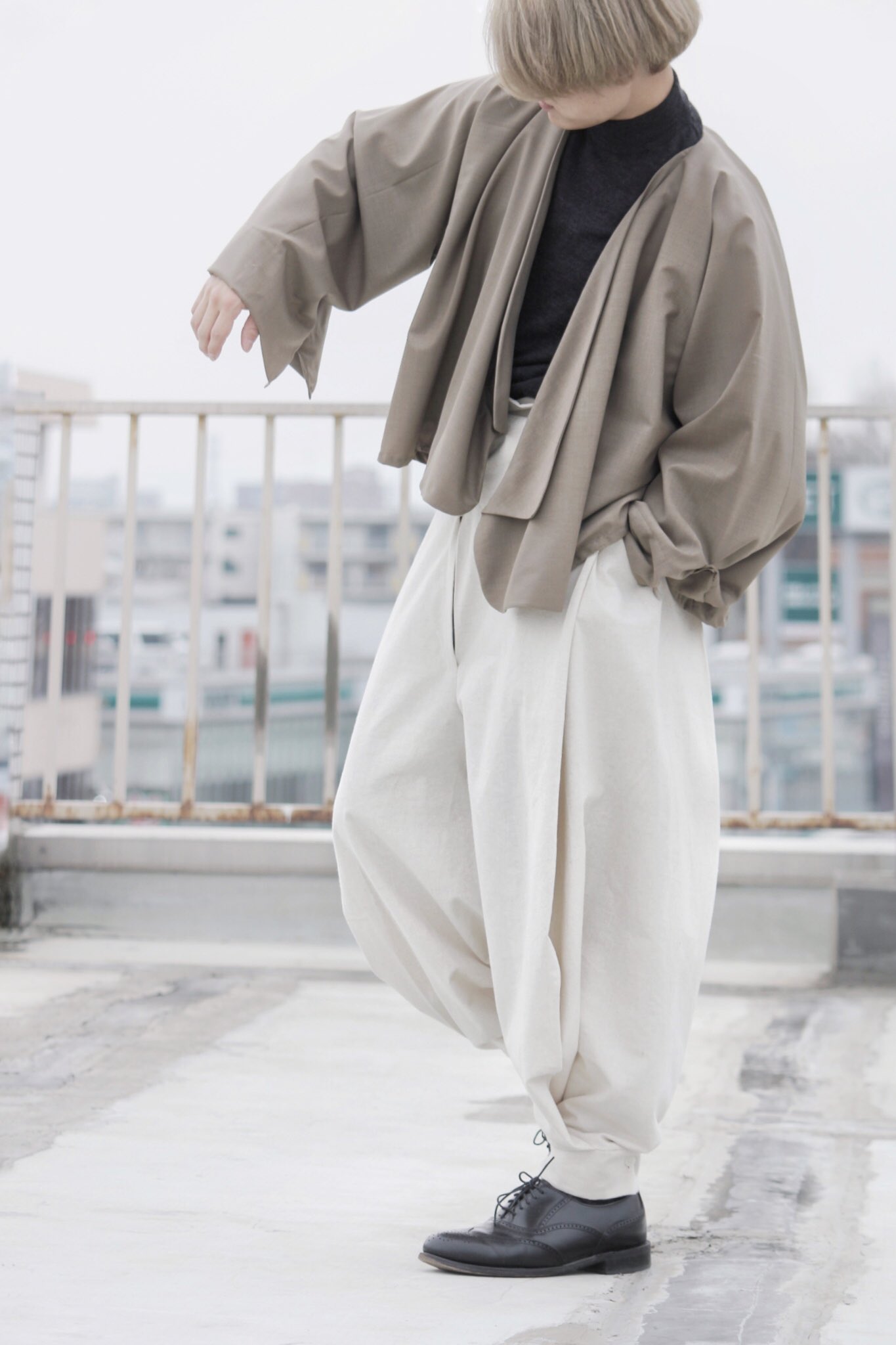 Anen Official Wool Gabardine Big Collar Wide Short Length Jacket モード ナチュラル服 モードブランド モードファッション ブランド デザインブランド ファッション好きな人と繋がりたい 変形服 羽織り 羽織 ファッションコーデ コーデ