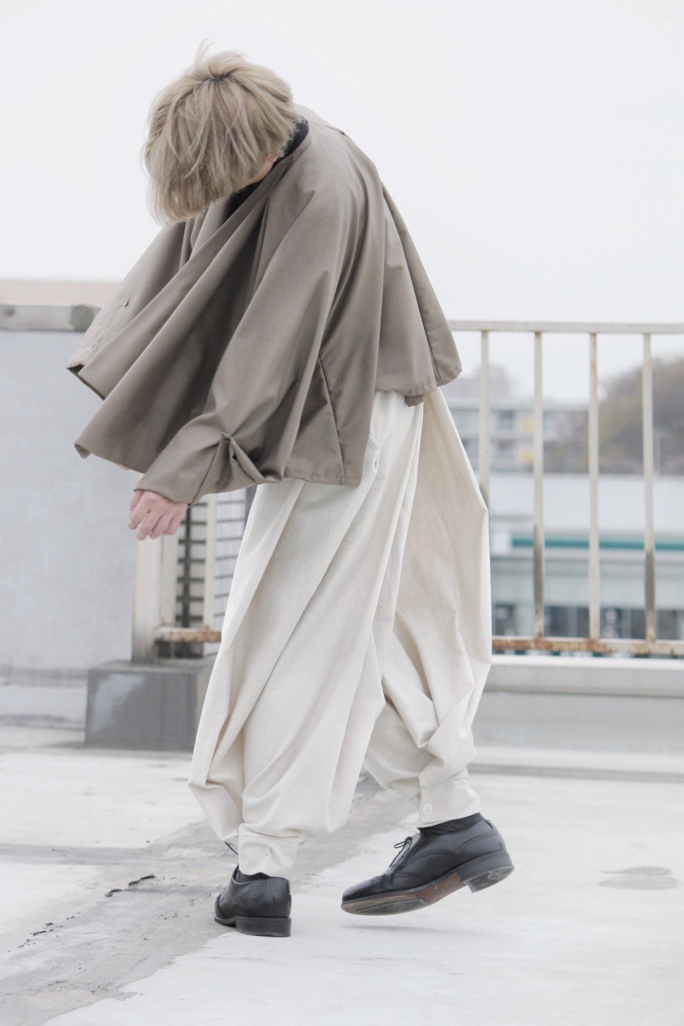 Anen Official Wool Gabardine Big Collar Wide Short Length Jacket モード ナチュラル服 モードブランド モードファッション ブランド デザインブランド ファッション好きな人と繋がりたい 変形服 羽織り 羽織 ファッションコーデ コーデ
