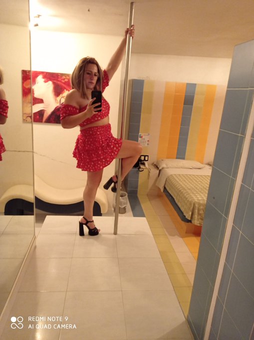 Quiero sandwich bbys alg&uacute;n single disponible ya estamos instalados en un hotel al oriente de la ciudad<a href="/tag/sexy"class="tags"><span>#sexy</span></a><a href="/tag/hotwife"class="tags"><span>#hotwife</span></a><a href="/tag/martes"class="tags"><span>#martes</span></a><a href="/tag/martesdecosasmuyricas"class="tags"><span>#martesdecosasmuyricas</span></a>