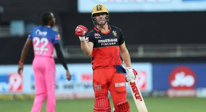 IPL Highest MOM Awards 

25 - AB Devilliers*
22 - Chris Gayle
18 - Rohit Sharma
17 - David Warner
17 - MS Dhoni