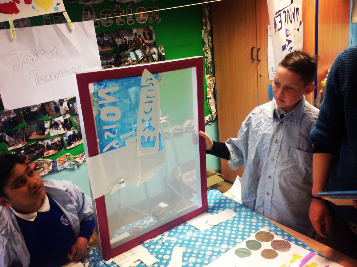 SouthwoldSchool's tweet photo. The Year 6 study room was transformed into an open art studio as pupils continued their work with our resident artist @Nottm_Contemp. Inspired by Andy Warhol, pupils practised mixing colours and applying a range of stencils to create a series of abstract prints #schoolsoftomorrow https://t.co/UtG1Vvh5yF
