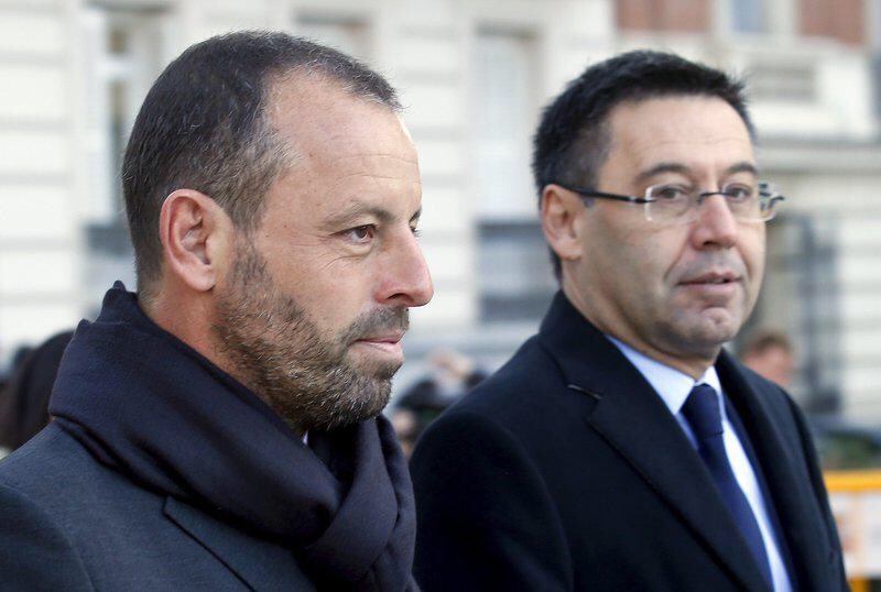 Le club est également en pleine tourmente suite à la démission de son président Sandro Rosell début 2014 après avoir été mit en examen pour fraude fiscale lors du transfert de Neymar, Josep Bartomeu est alors le president intérimaire de ce club (et ça aurai du rester ainsi mdr)