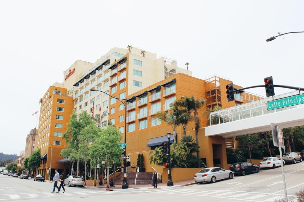 The inside matters most—but our outside is pretty great too. Your restful retreat is well within reach at Monterey Marriott.