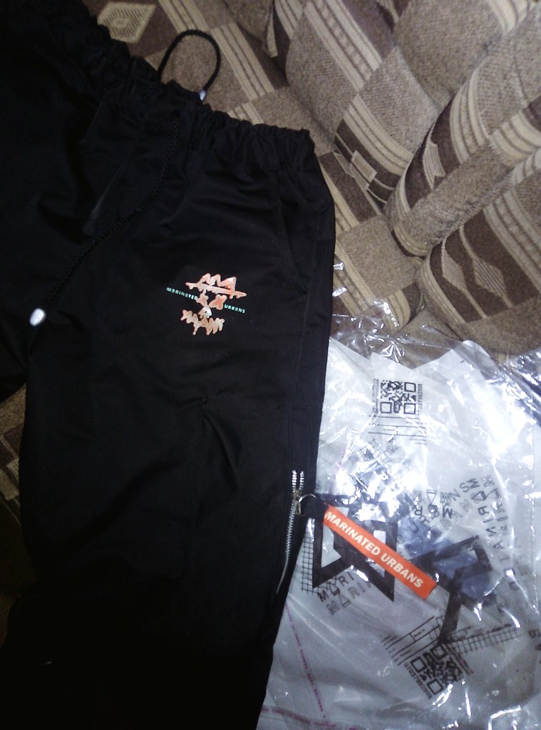 MarinatedU's tweet photo. The unreleased #DripFace Cargo pants
#streetstyle #streetwear
Price: #6500
#GetYourDripOn https://t.co/p8NL0aZ2DC