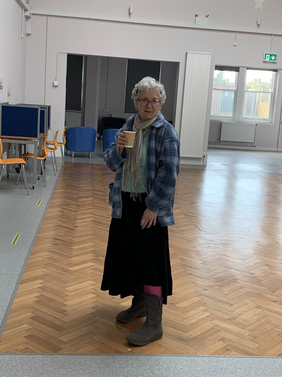 Stylish Christina in her pink tights, enjoying her Americano at our new cafe in Anerley! ✨✨ <a href="/RavenArtista/">Christina Raven</a>