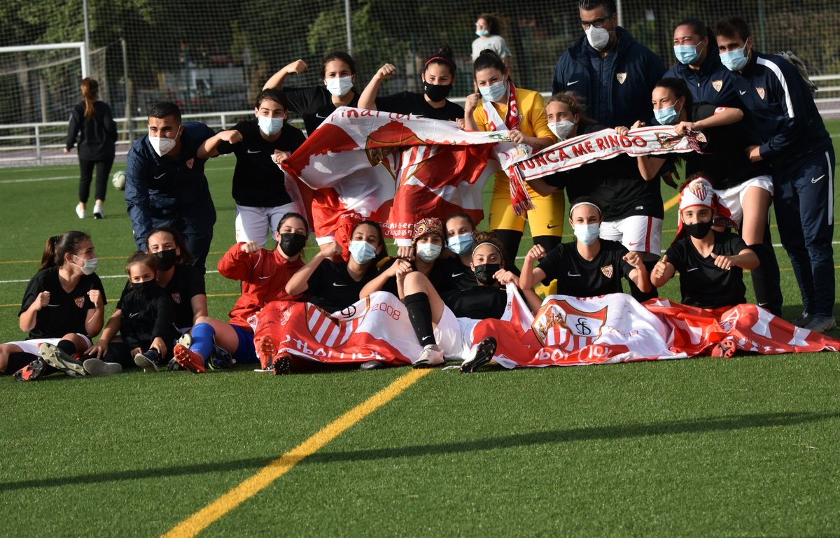 FINAL. ¡Este equipo es de 1ª Andaluza Femenina Cadete! 😍⚽

¡Enhorabuena, <a href="/Dani_Montiel89/">Dani Montiel Camino</a>, <a href="/kikemp11/">Enrique Machado</a> y todos los responsables de este gran hecho! 🔝

Azahar CF 0-7 #SevillaFCFem Cadete ⚪🔴

#CanteraSevillaFC