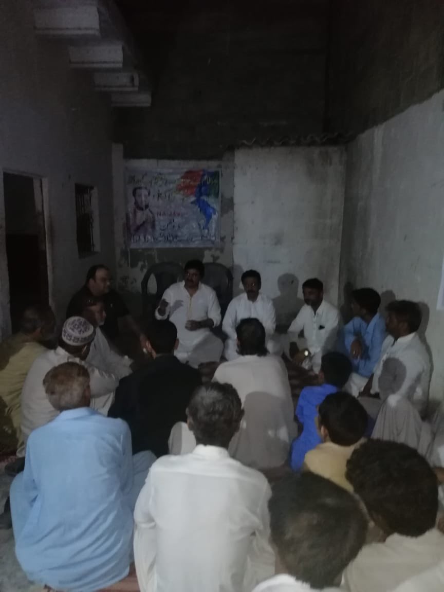 Nadirqureshi's tweet photo. مورخہ 2021-4-27 کو پاک سرزمین پارٹی کے سینئر وائیس چیئرمین اشفاق احمد منگی جنرل سیکریٹری سندھ مقبول احمد ابڑو فھد سردار علی خان نیاز حاجانہ محبوب بابا نے uc37 میں 12B میں الیکشن کے حوالے سے میٹنگ کی ۔۔۔

#PSP #NA249 #Karachi https://t.co/Yny8VKEPHb