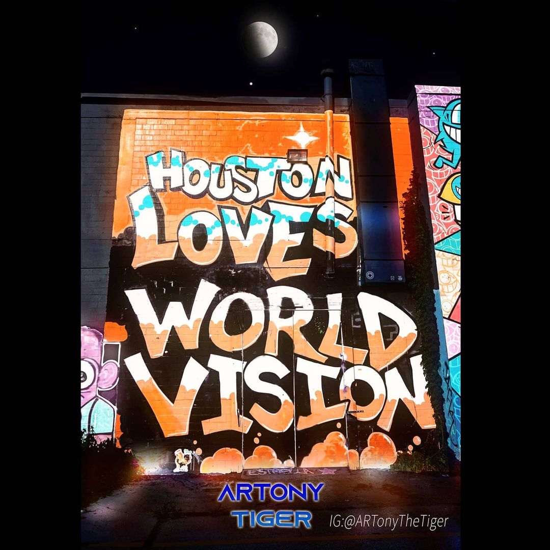 artlovetigers's tweet photo. H-town ๐๐ค #houstonlovesworldvision
#houstonart #graffitiglow #graffiti #art #glow #dayandnight https://t.co/tOBfKSc3la