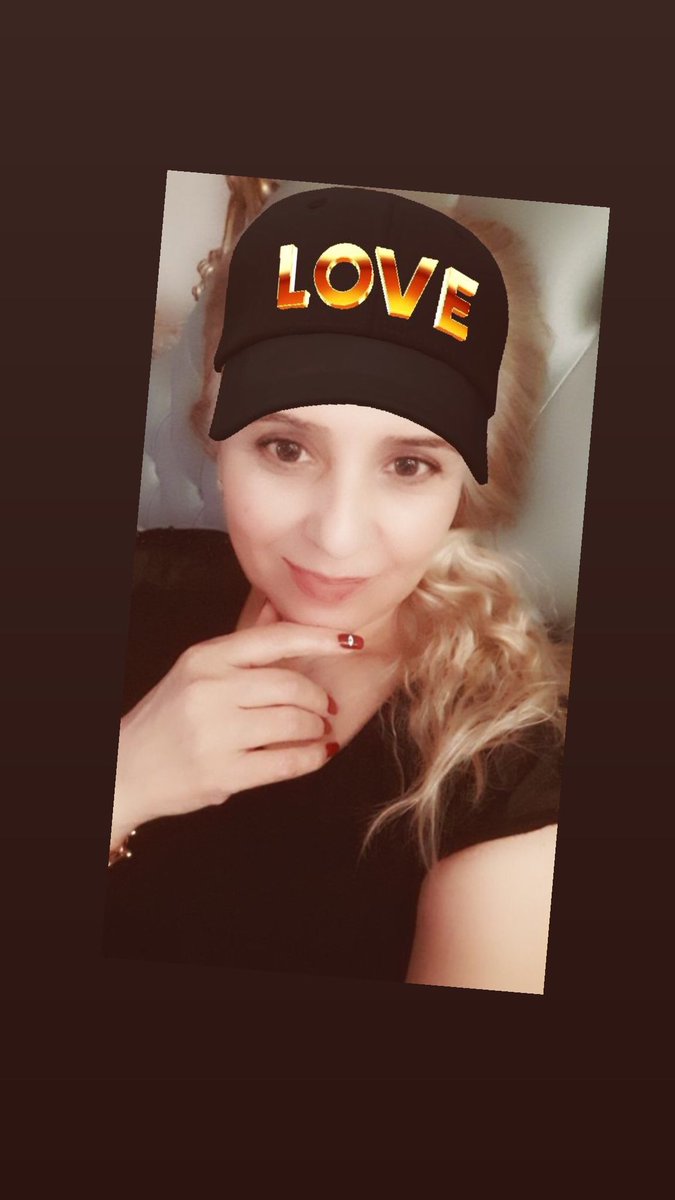 ekmen_zennur's tweet image. “Sevmek diyorum..Herkes  aşk 
      anlıyor #Oysa sevmek diyorum
       cancağzım.. Sadece sevmek 
 #Uçsuz bucaksız,sınırsız sorunsuz #sevmek...”
     Ahmet Ümit
 #sevmek❤️#sevgi😍#safsevgi.
      Çay saati herkese #afiyet 
         Olsun 🌺😍🦋