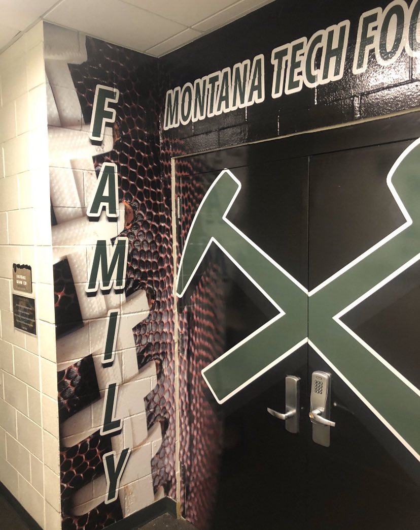 Brevan17's tweet photo. So blessed to receive an offer to play football!@MonTechFootball @CoachKyleSamson @CoachBrautigam @coachdthatcher #RollDiggs https://t.co/aCtCTFk0Fl