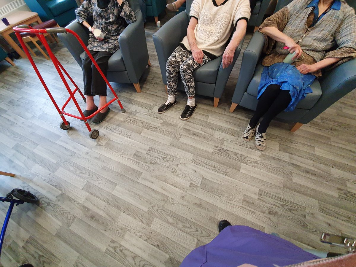 Robinward24's tweet photo. A lovely morning on Kingsley with Kingsley ward patients and helpful HCA Neil for doing many quizzes getting the patients minds working and thinking hard. 🤔 #kingsley_ward #patientactivity #wellbeingandrecovery #MentalHealthMatters #helpfulteam https://t.co/wrLIJ5EBxd