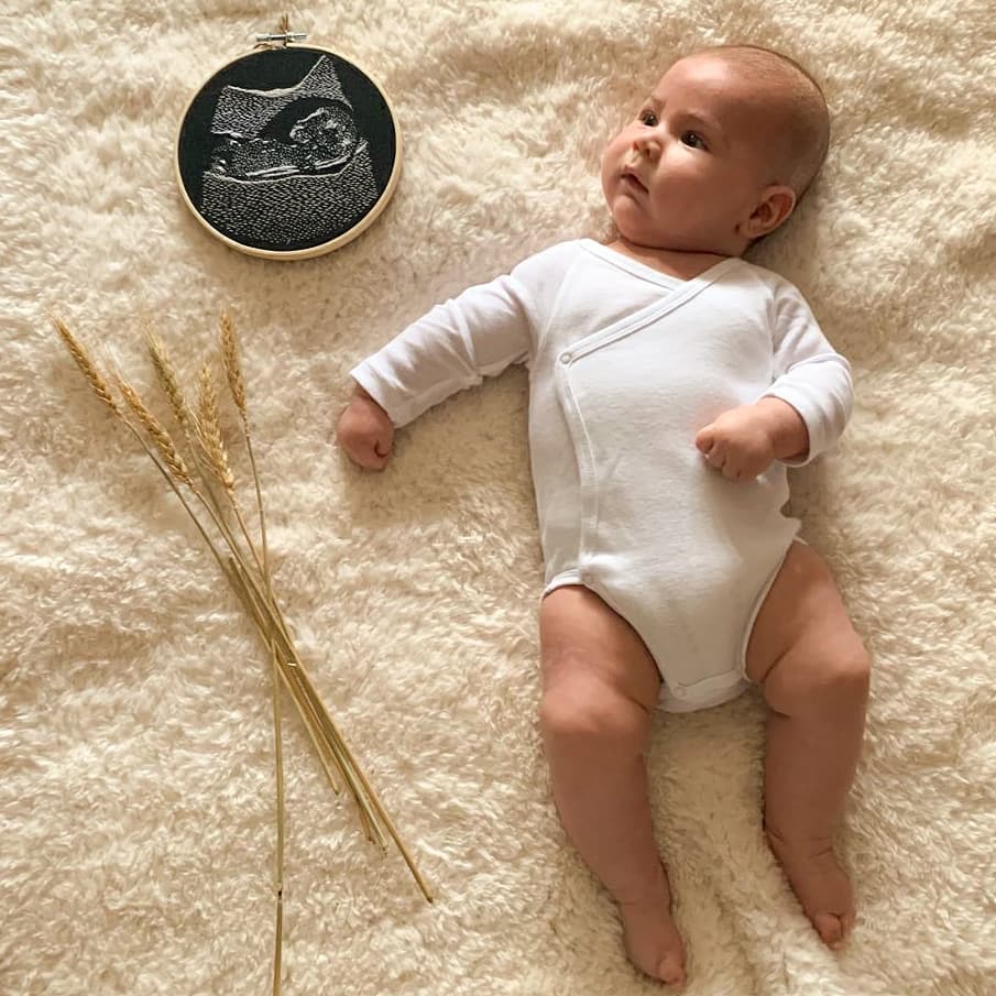 sararello's tweet photo. Ecografía bordada⚡Baby Martín👶🏻

Recuerda que podemos bordar todo lo que desees, ponte en contacto con nosotros a través de MD💌

#ultrasound #baby #ecografia #handmadewithlove #embroidery #personalized #sararello #hoop #handmadeaddiction #bordados #embroideryart #handmade #love https://t.co/CeaMAmX1fw