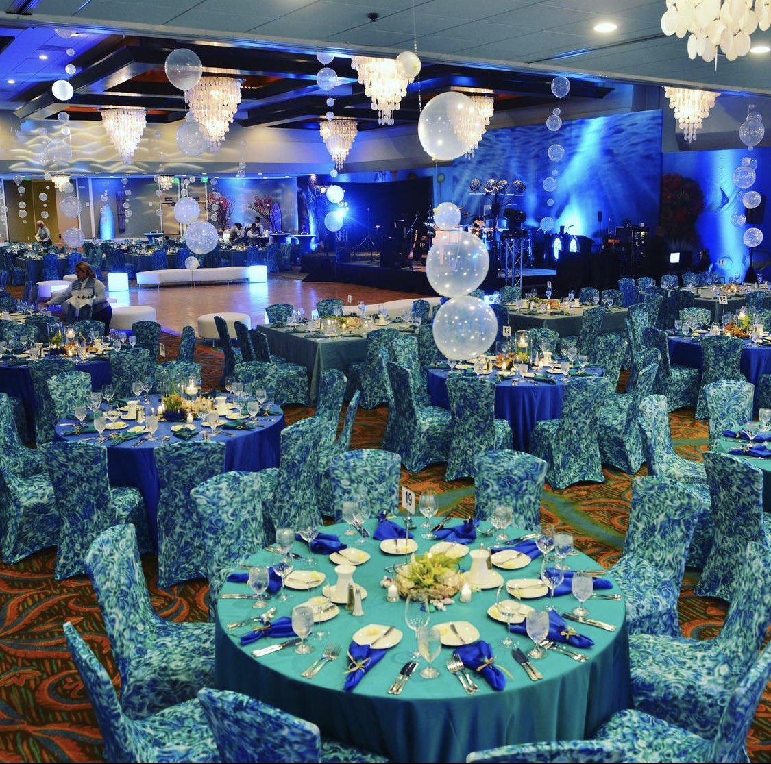 Thinking back to this stunning underwater themed fundraiser.🌀