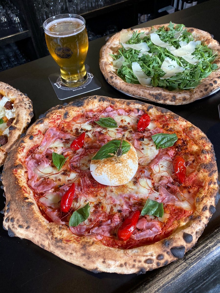 Celebrating this beautiful Chicago day with pizza &amp; beer. How are you celebrating?☀️🍻