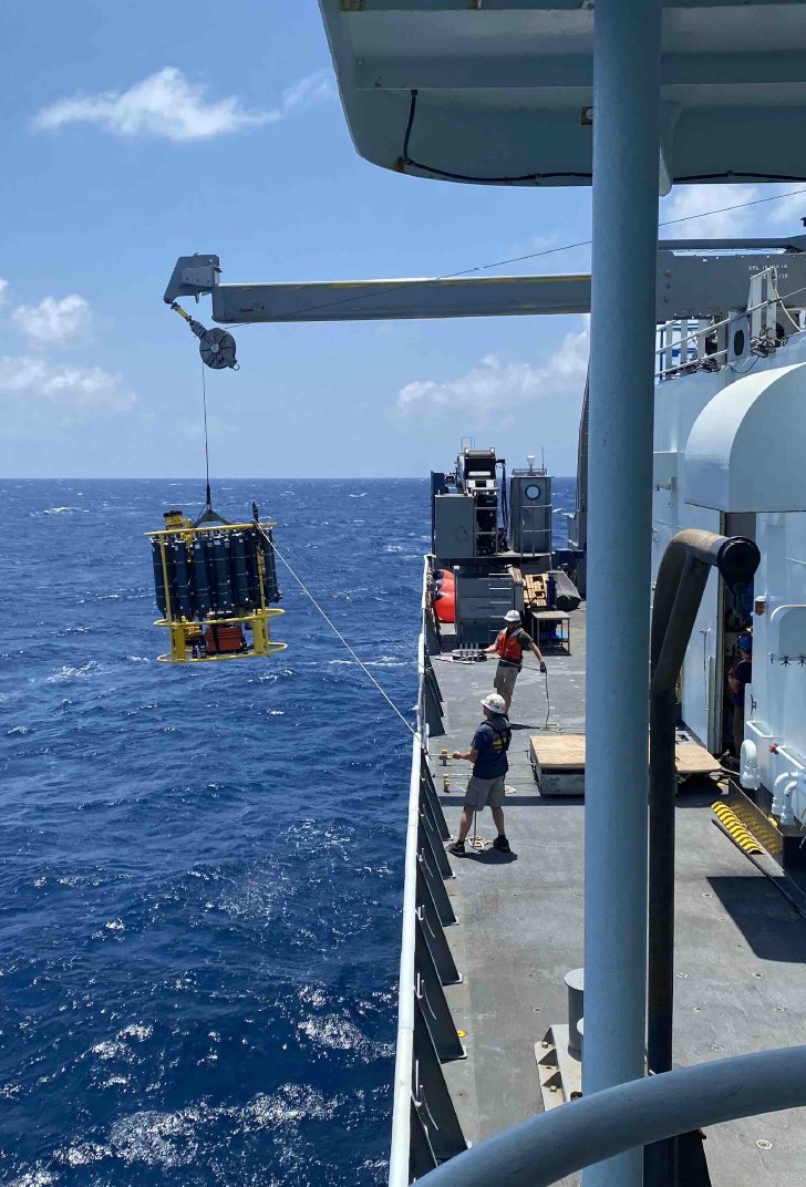 “So far, the sea has been flat and the weather warm— the cruise is going smoothly.” Read about the first week at sea for the A22: usgoship-a20-a22-2021.blogspot.com/p/a22-weekly-c…
#usgoship_a20_a22