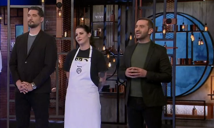 Faklana38's tweet photo. Ο Κλέαρχος, η Μαρίνα κι ο κοντός. #MasterChefGR https://t.co/ESYHiNqUk7