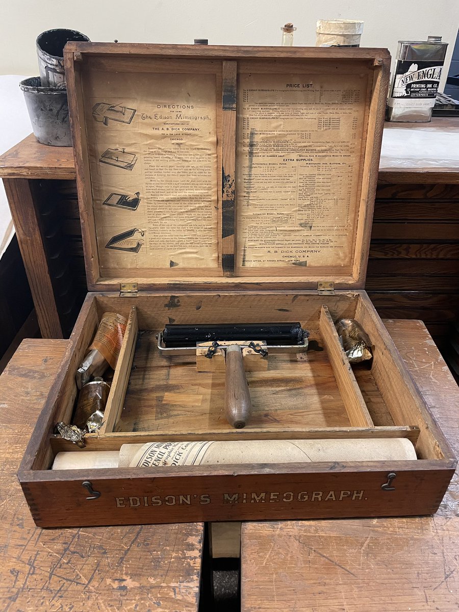 PrintMuseumCA's tweet photo. One of our newest acquisitions is this incredibly intact Edison’s Mimeograph No. 1 made by the AB Dick Company at the turn of the Century! #Mimeograph #ABDick #Edison #PrintMuseum #Museums #MuseumCollection https://t.co/jzVuW9VIFD