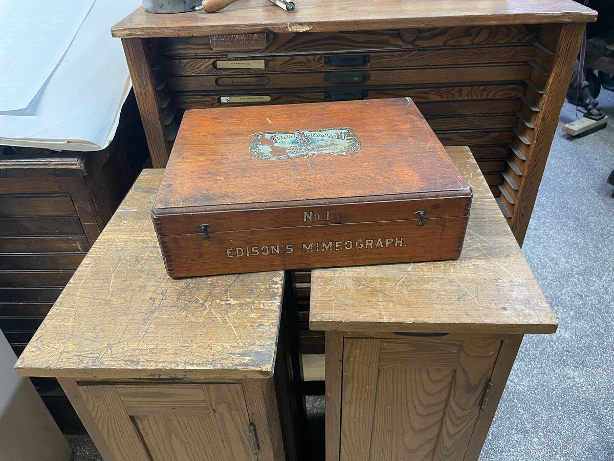 PrintMuseumCA's tweet photo. One of our newest acquisitions is this incredibly intact Edison’s Mimeograph No. 1 made by the AB Dick Company at the turn of the Century! #Mimeograph #ABDick #Edison #PrintMuseum #Museums #MuseumCollection https://t.co/jzVuW9VIFD