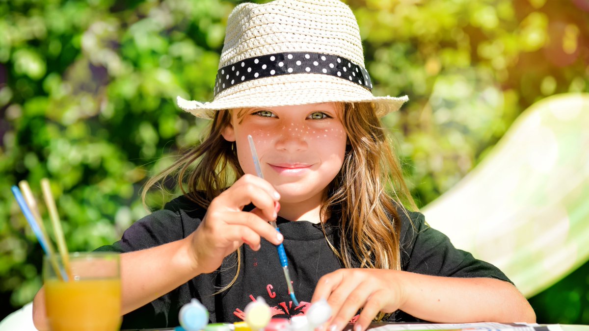 TownofWhitby's tweet image. Want to make a fun Mother&apos;s Day craft 🎨? Come pick up a #FunInaBox for you and your little one to complete at home. #AtHomeActivities  
Register here: bit.ly/32TOZHC