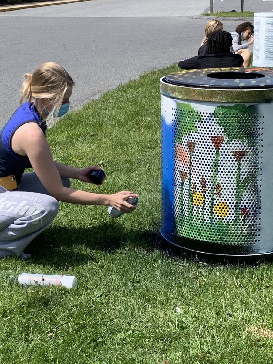 SnavelyWatrbug's tweet photo. What did you do on Earth Day to bring environmental awareness? Everyday is Earth Day. Students painting the school trash cans to bring attention for everyone’s need to help save the Earth. @CVBuckskins @chesapeakebay  @ChesBayMag @watrbug250 @SnavelyWatrbug https://t.co/jBVhVCnqgM