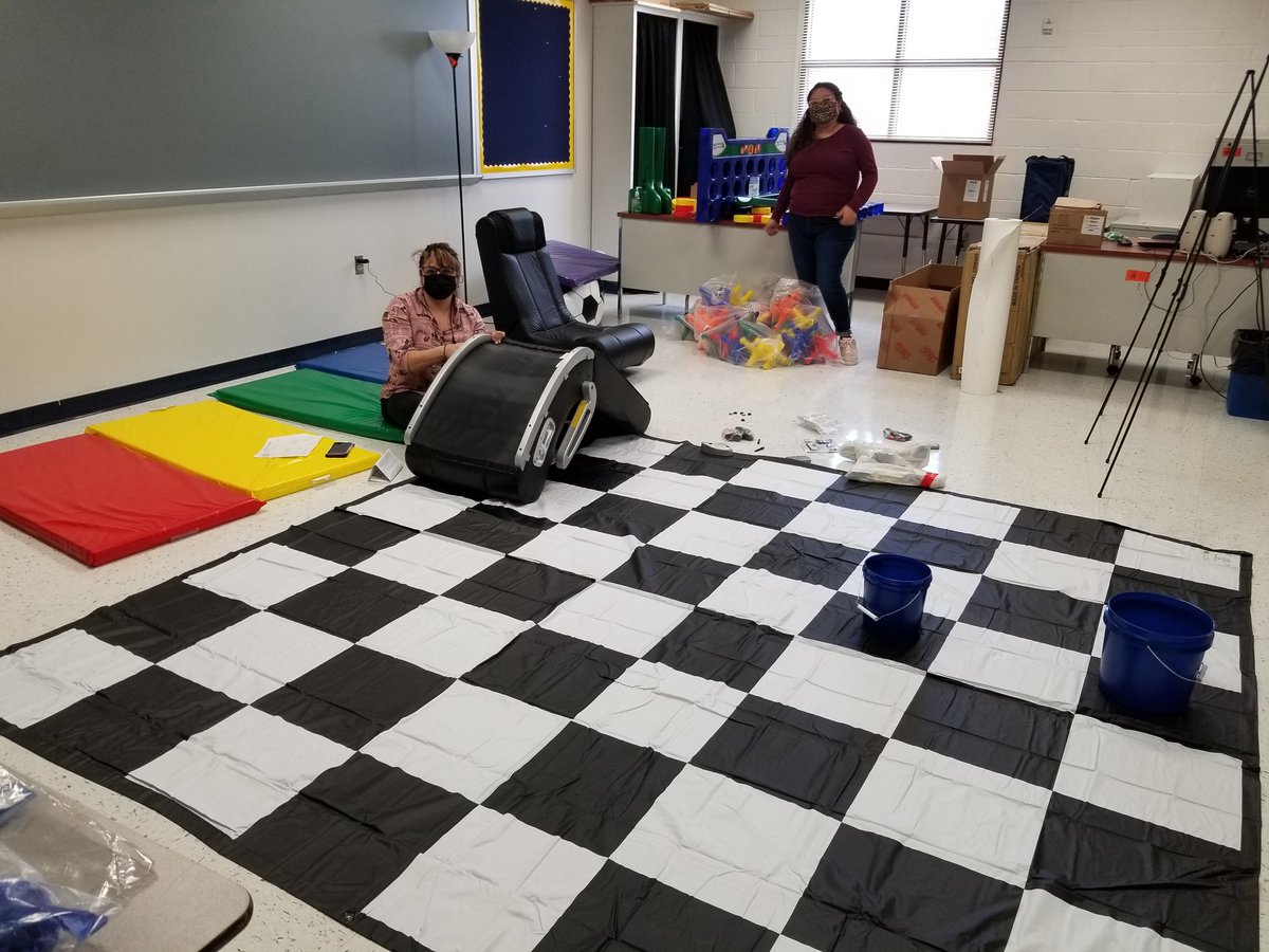 MontwoodHS's tweet image. Our Zen room coming together.  Thank you  @NSanders_CI for your assistance #TeamSISD #Generalsconquer #Pullingtogether