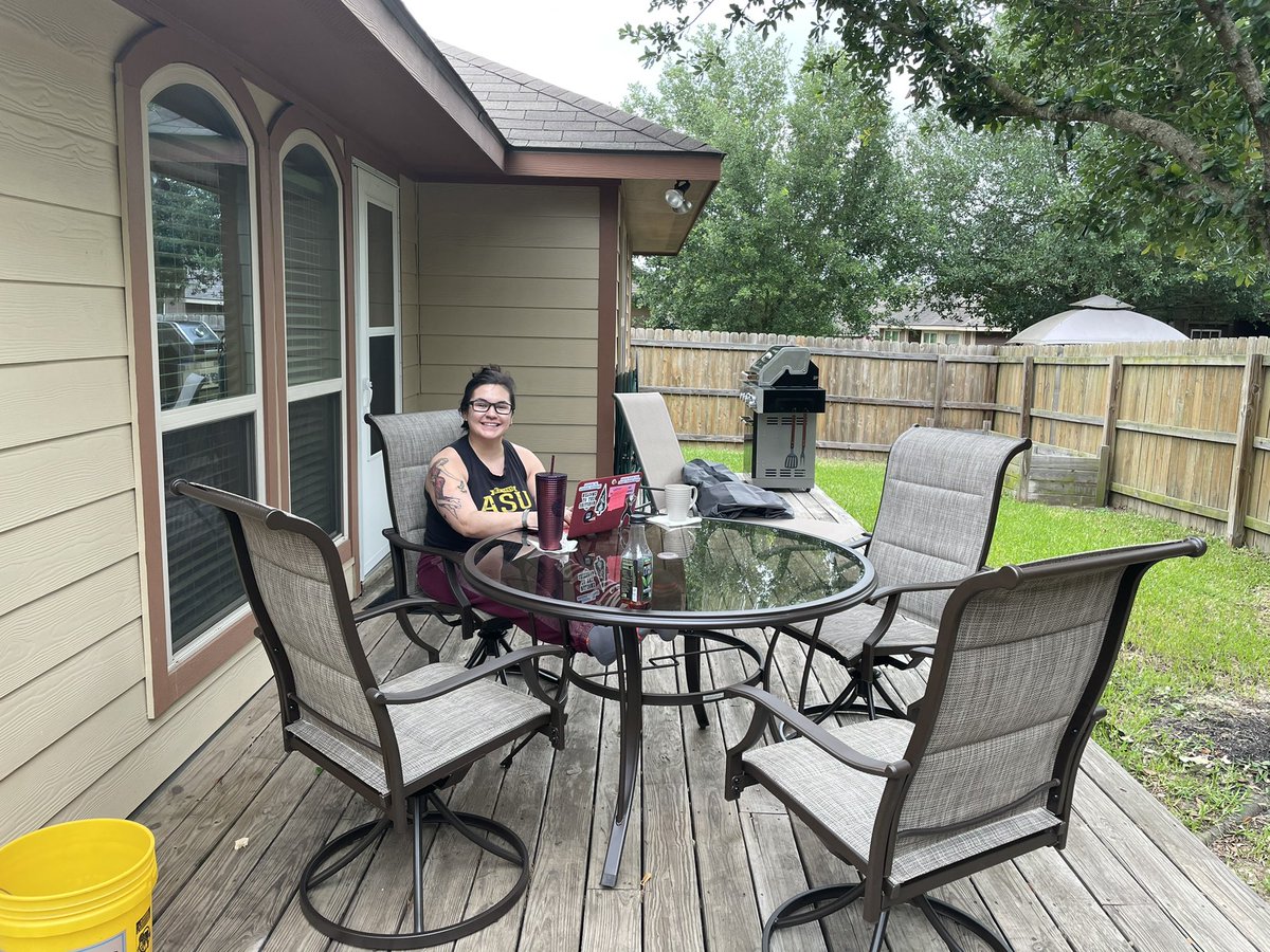 WesleyTSmith3's tweet photo. @kepadil1 and I moved into a new place recently. It has been very busy for both us between projects, dissertations, and unpacking. Happy to finally have made some headway on our back patio #PhDoingit #saltyscholars #G2 https://t.co/UA01DBntC6