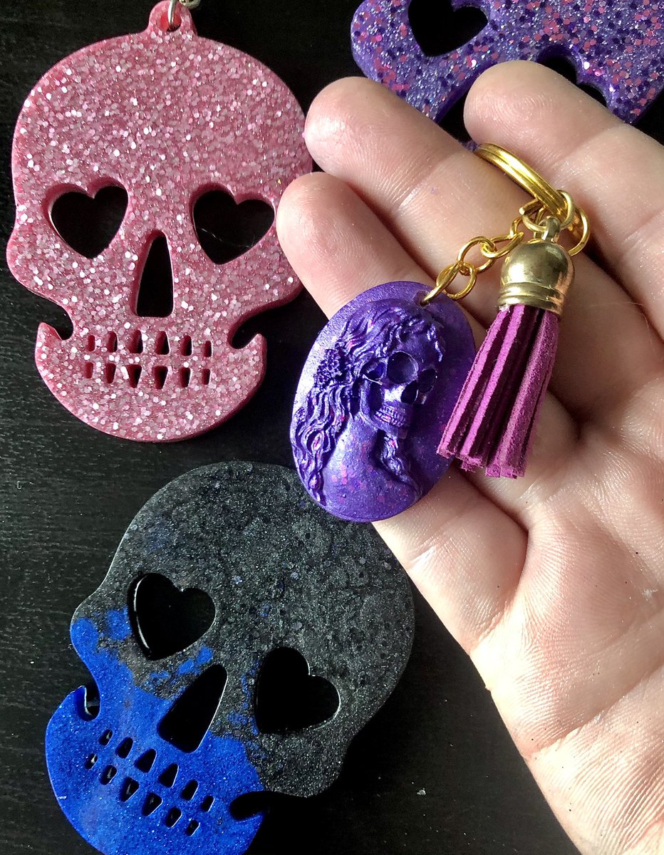 Strngrtruthart's tweet image. So many skulls 🥺 which one is your fave?