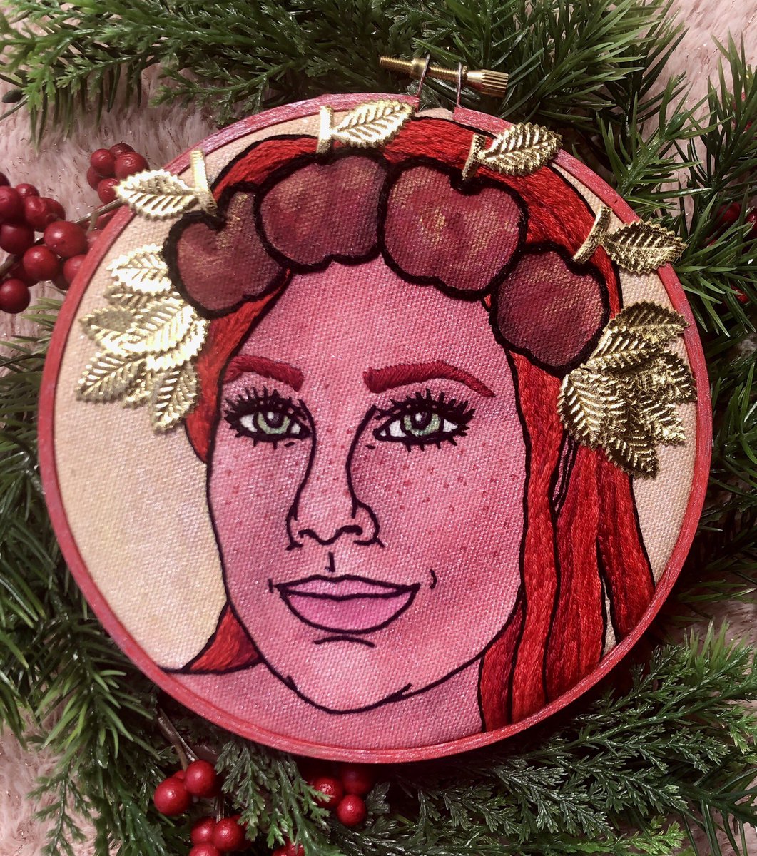 Strngrtruthart's tweet image. Selfie vs self portrait