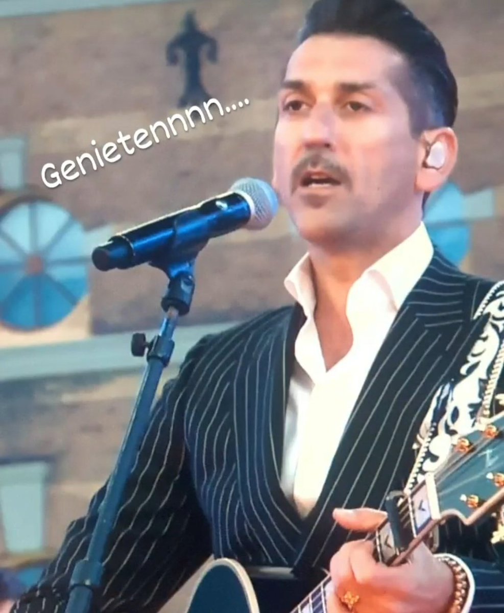 Man man wát een stem! #thestreamerslive #streamers #koningsdag2021 #koningsdag