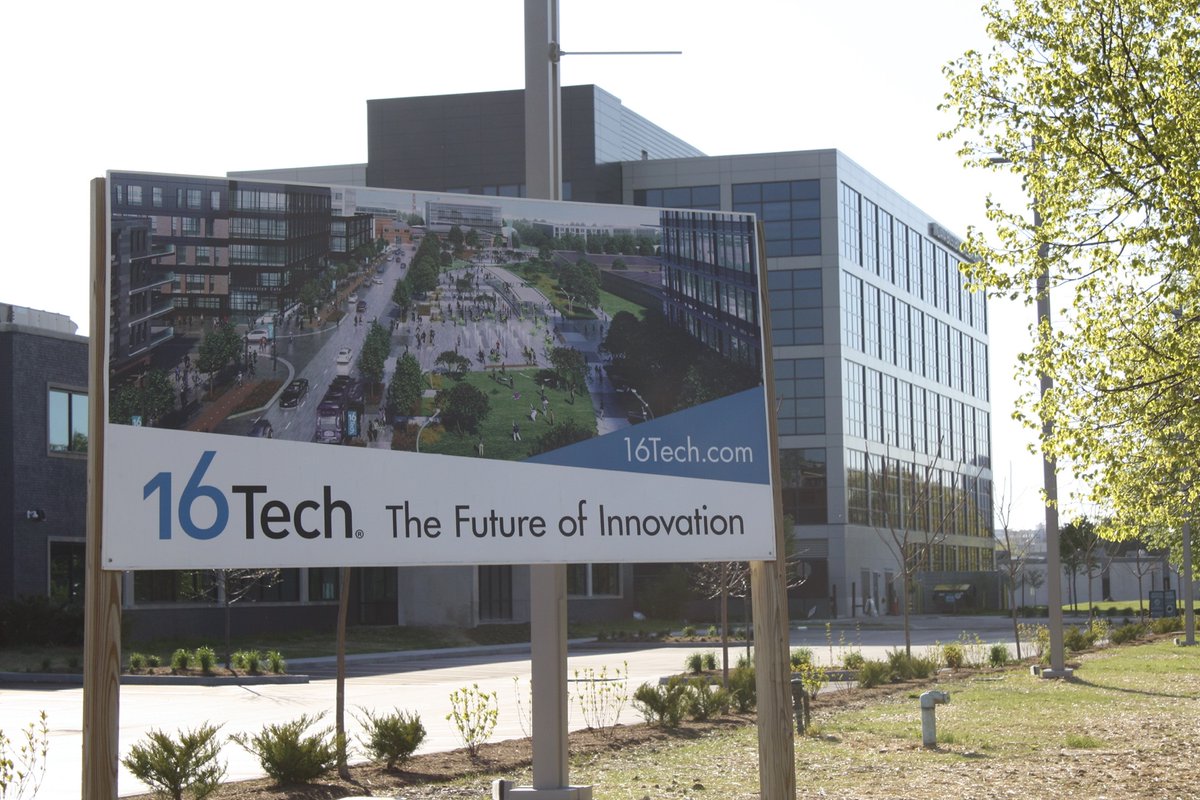 Globe_Asphalt's tweet image. This year’s hot mix asphalt season is heating up! We’re working at #16Tech Park. @Techinnovate is a tech focused development, part of the #Indianapolis urban innovation district being developed in the historic Riverside neighborhood &amp;amp; within the #IndianaAvenueCulturalDistrict.