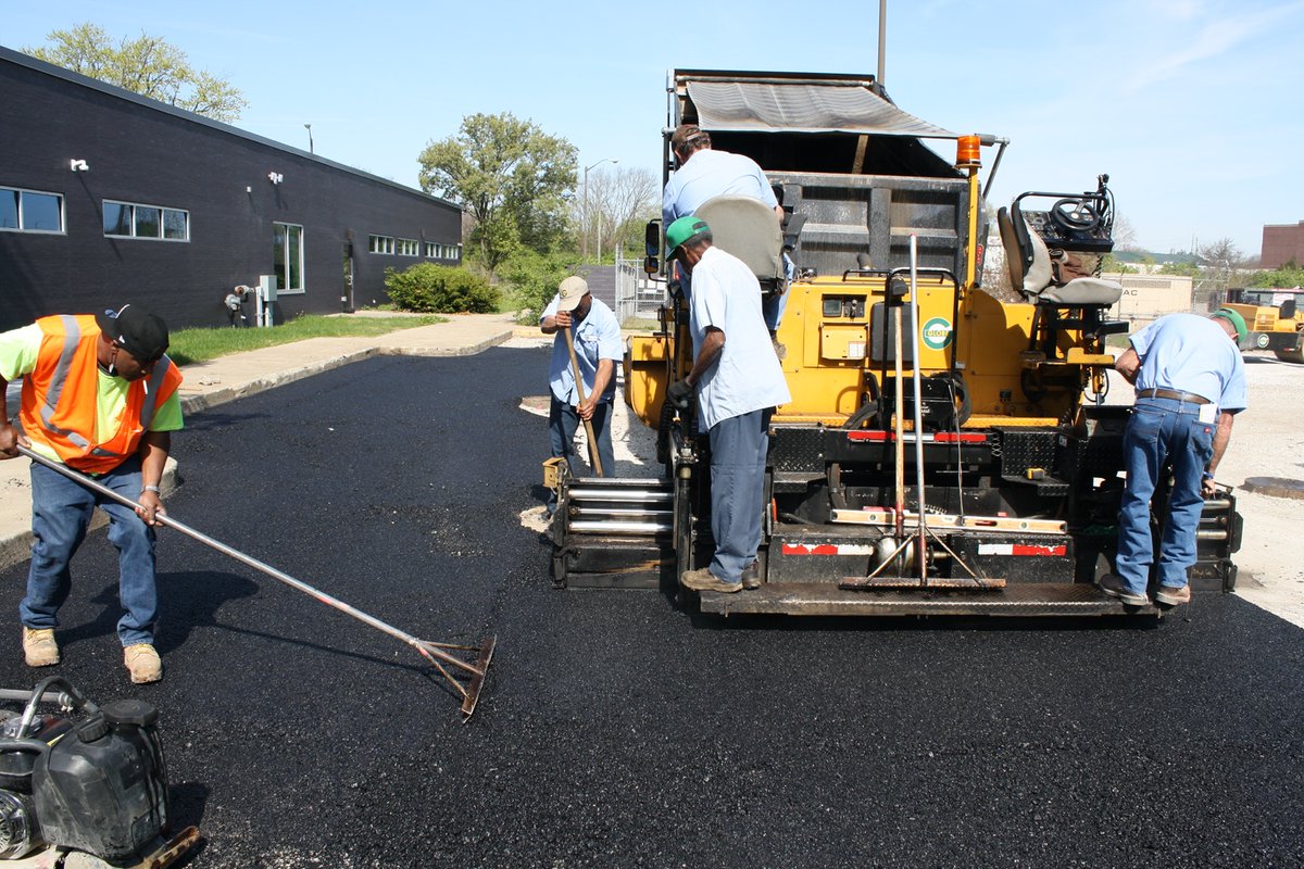 Globe_Asphalt's tweet image. This year’s hot mix asphalt season is heating up! We’re working at #16Tech Park. @Techinnovate is a tech focused development, part of the #Indianapolis urban innovation district being developed in the historic Riverside neighborhood &amp;amp; within the #IndianaAvenueCulturalDistrict.