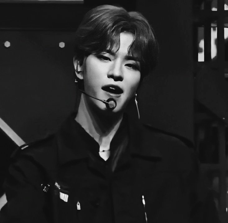  a thread of kim seungmin being hotter than fire 