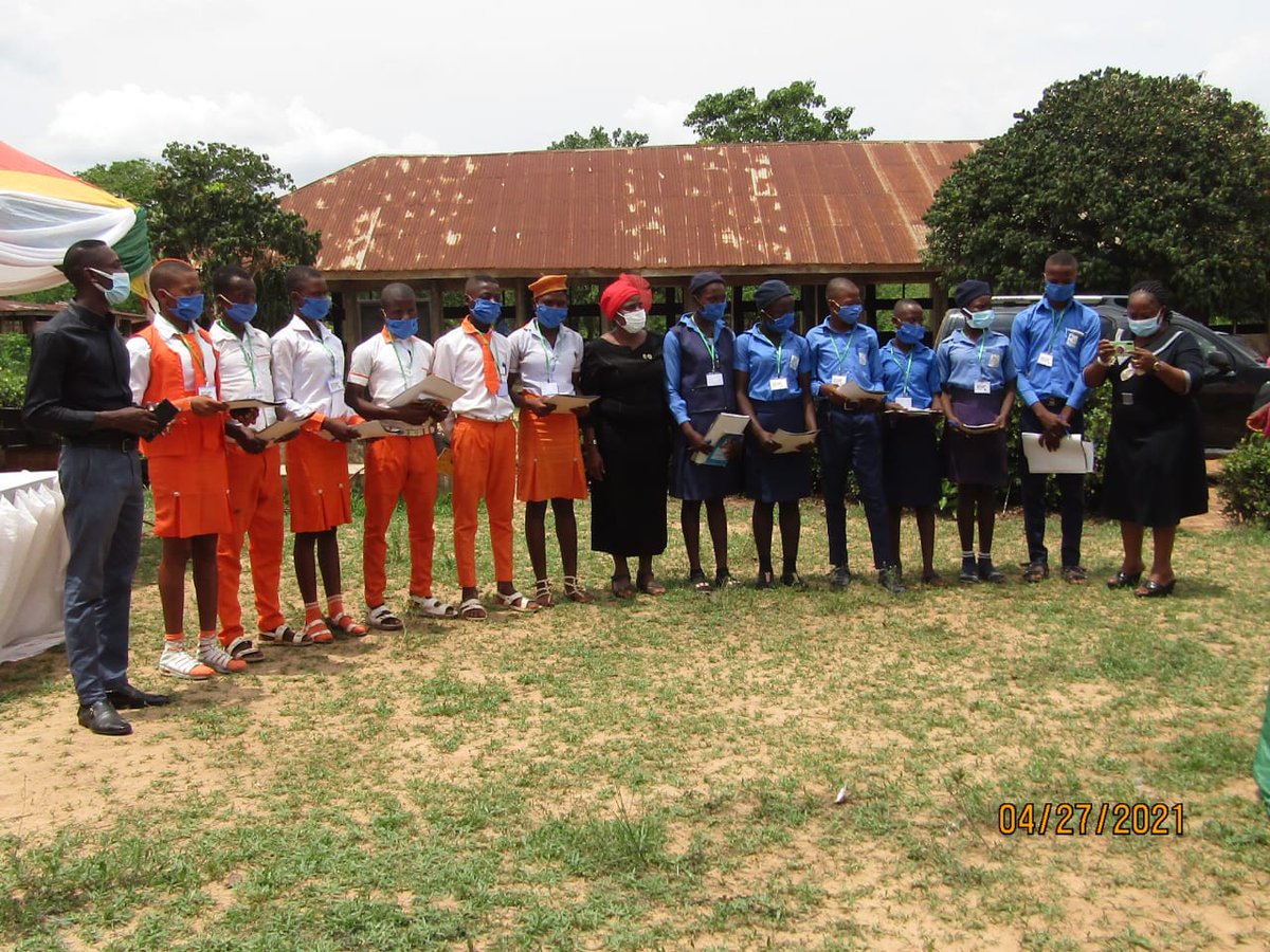 AluuJohn2's tweet photo. Establishment of In-school peer clubs in the nominated secondary schools of Onicha and Ohaozara LGAs of EbonyiStateDate:27th April2021 @UNFPANigeria @ullamuller @SageerRabiatu @Tessie_adah @benedictessongg @RichardEzaka @ebowoifa1 @GlobalSpotlight @dromosehin #SpotlightNG https://t.co/Ys31ytQU23